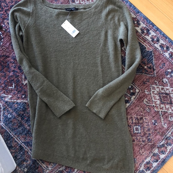 Banana Republic Sweaters - Banana Republic Light Wool Sweater Banana Republic Sweaters - Banana Republic Light Wool Sweater